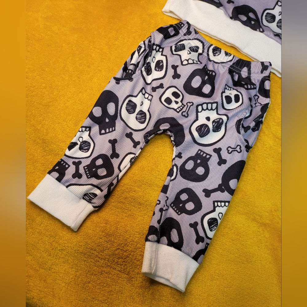Skull toddler outfit w/ pockets - Picture 3 of 10